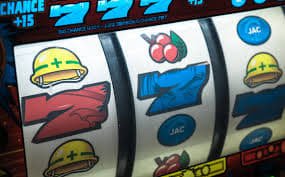 Interface Live Blackjack smartaoncash di layar mobile dengan tombol aksi dan chat